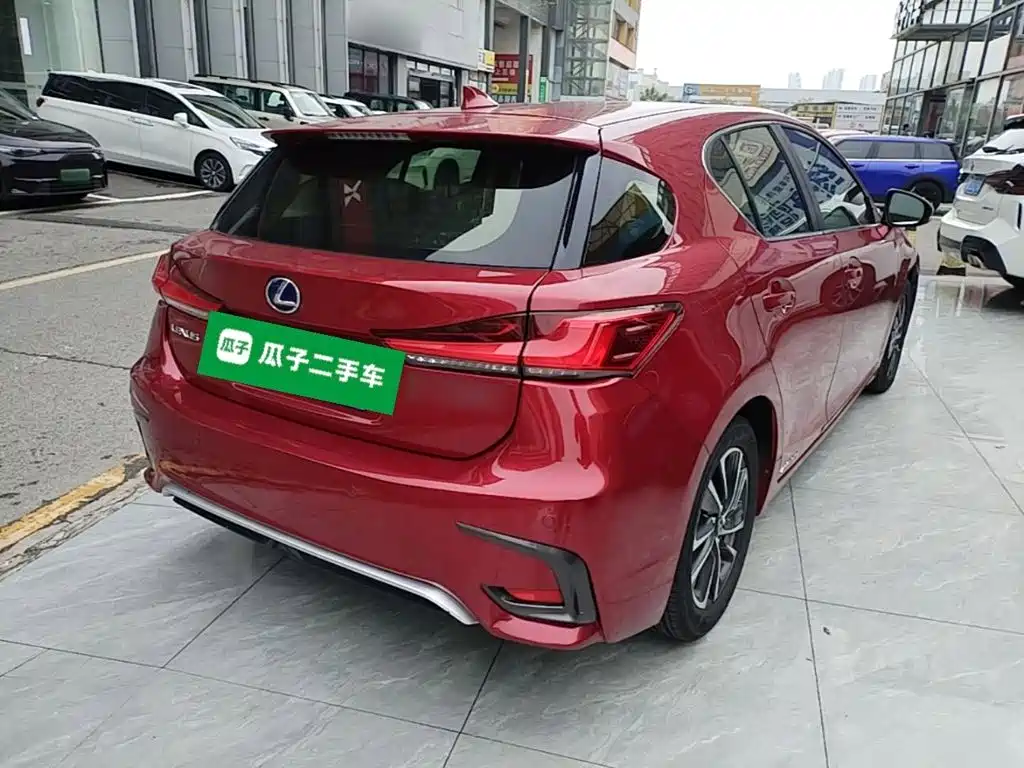 Lexus CT — миниатюра 7