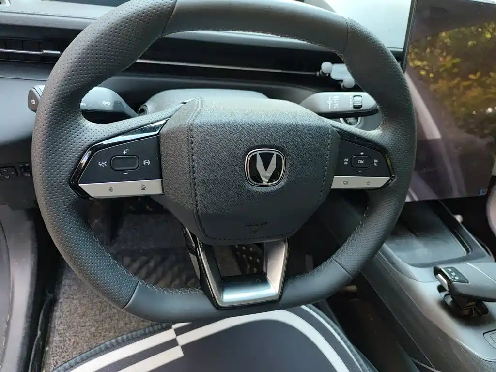 Changan Eado — миниатюра 3