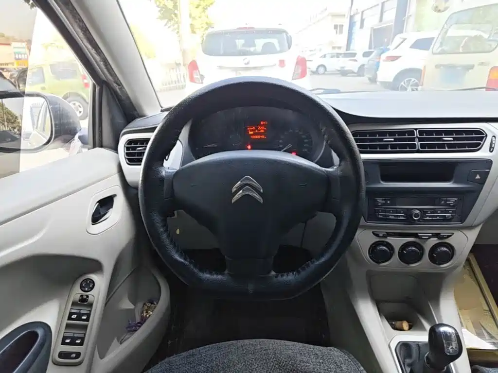 Citroen Elysee — миниатюра 11
