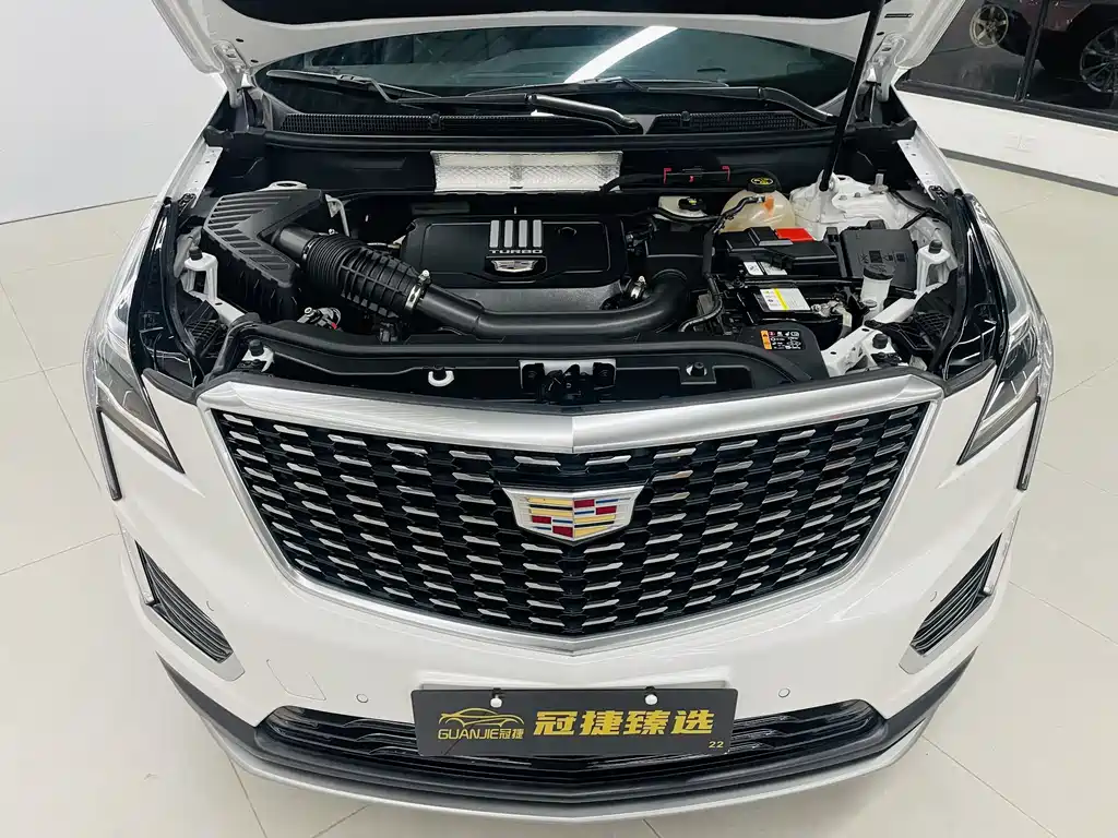 CADILLAC XT5