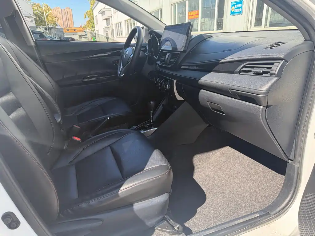 Toyota Yaris L — миниатюра 10