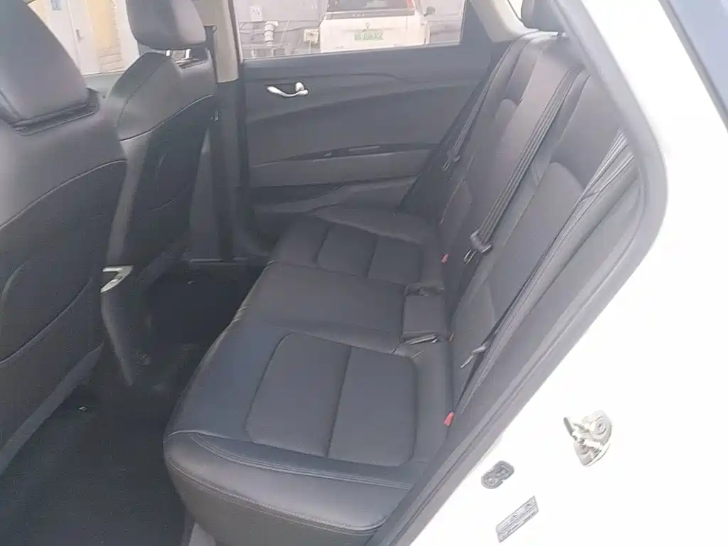 Changan Eado New Energy — миниатюра 17