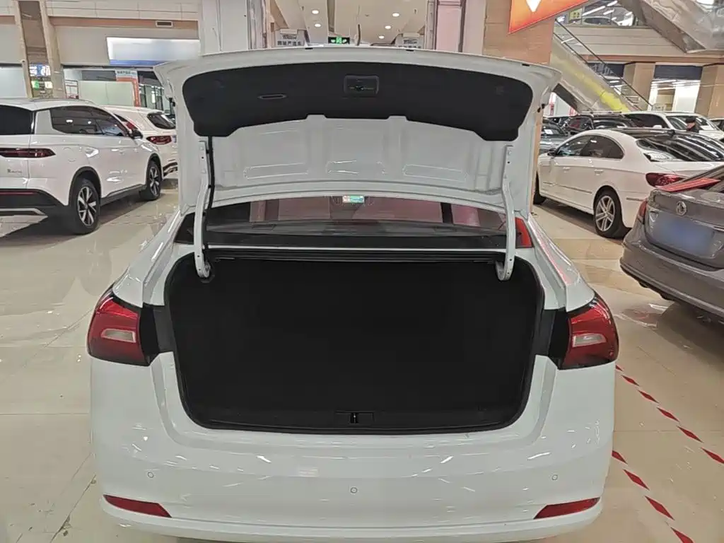 Roewe 360 — миниатюра 19