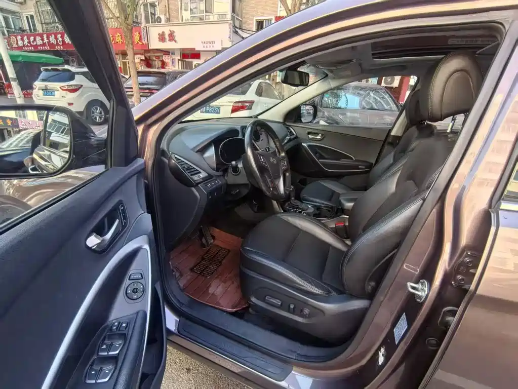 Hyundai Santa Fe — миниатюра 7