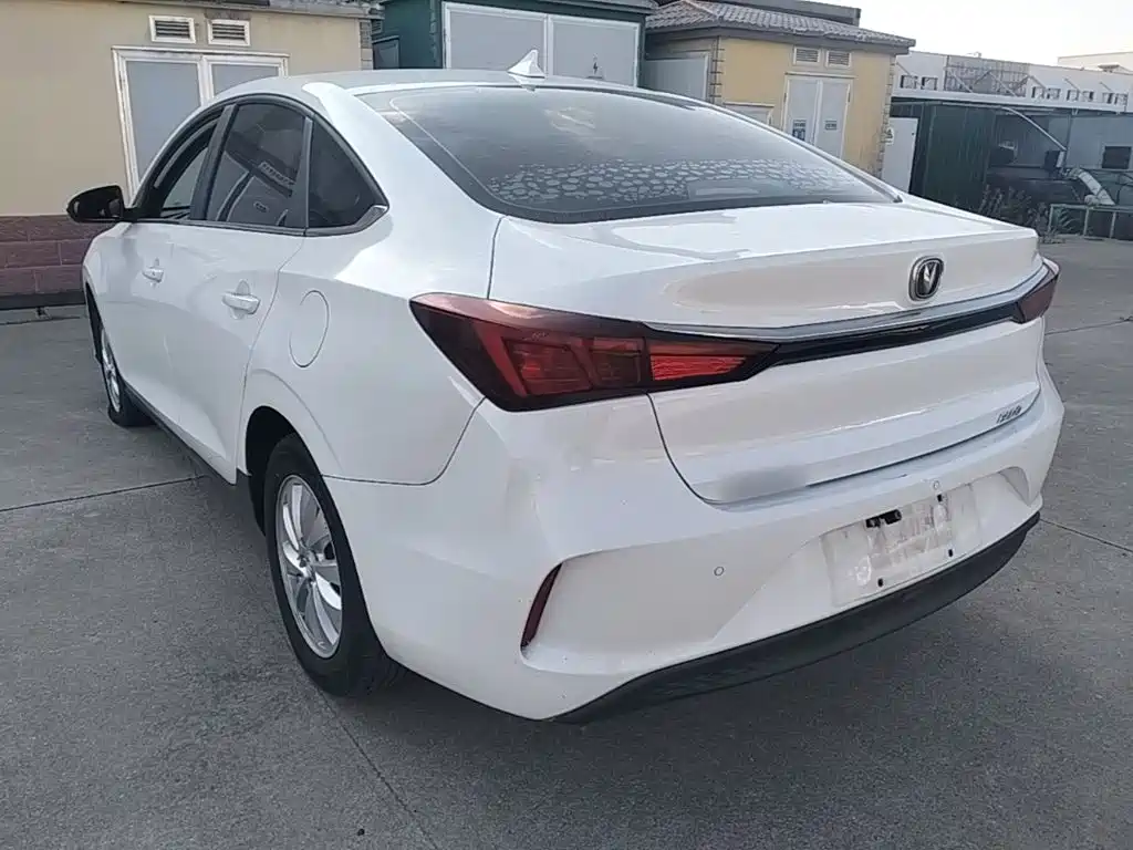 Changan Eado New Energy — миниатюра 5