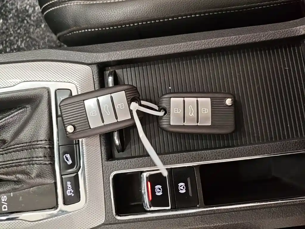 Roewe RX5 — миниатюра 9