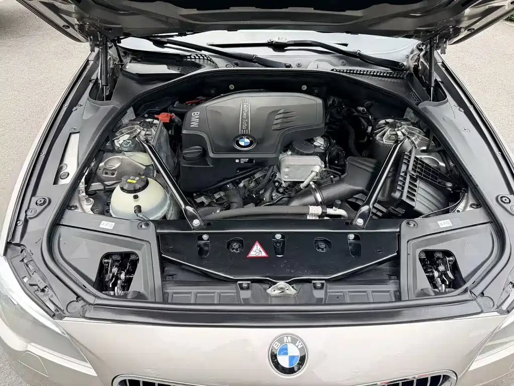 BMW 5 Series — миниатюра 20