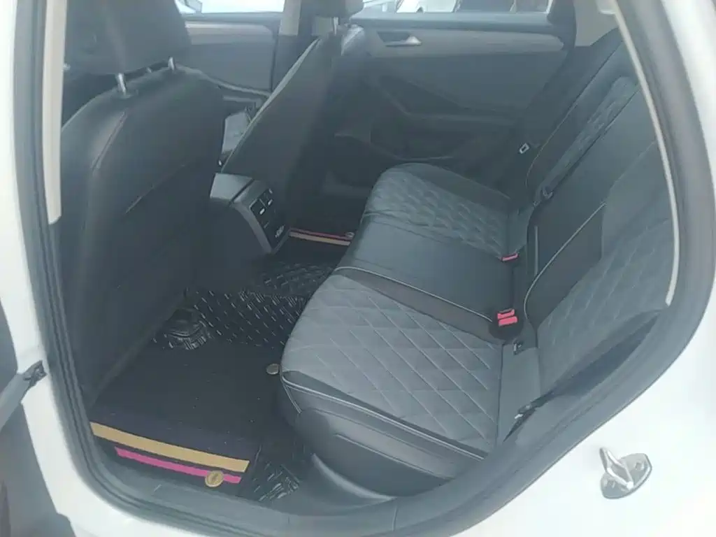 Volkswagen Sagitar — миниатюра 17