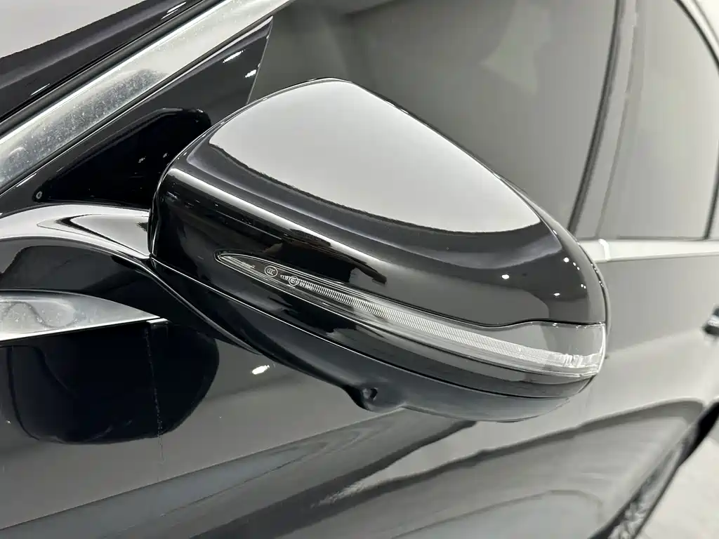 Mercedes-Benz E-Class — миниатюра 22