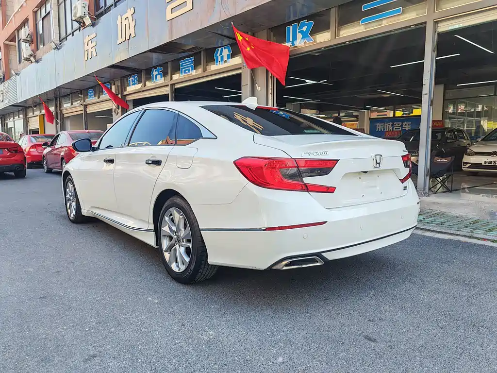 Honda Accord — миниатюра 6