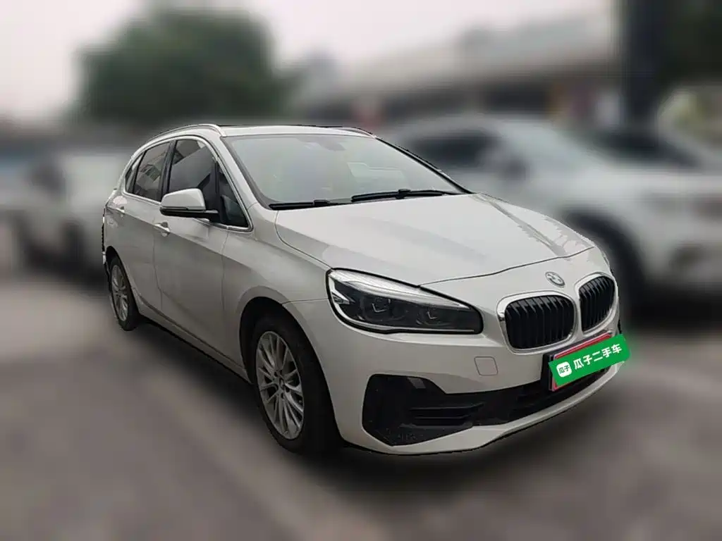 BMW 2 Series Active Tourer — миниатюра 6