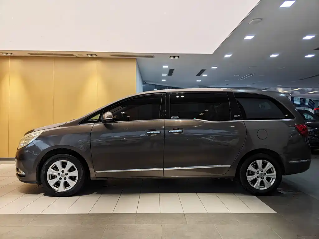 Buick GL8 2014 3.0L XT Luxury Flagship