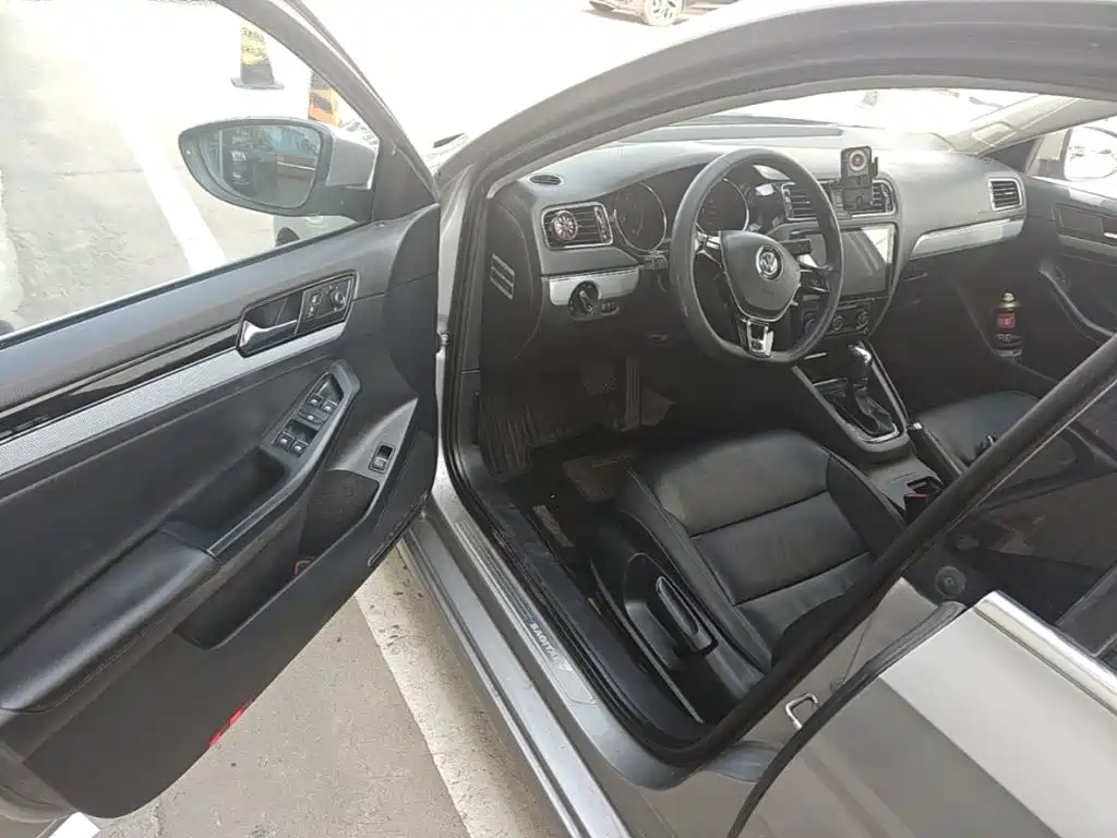 Volkswagen Sagitar — миниатюра 16