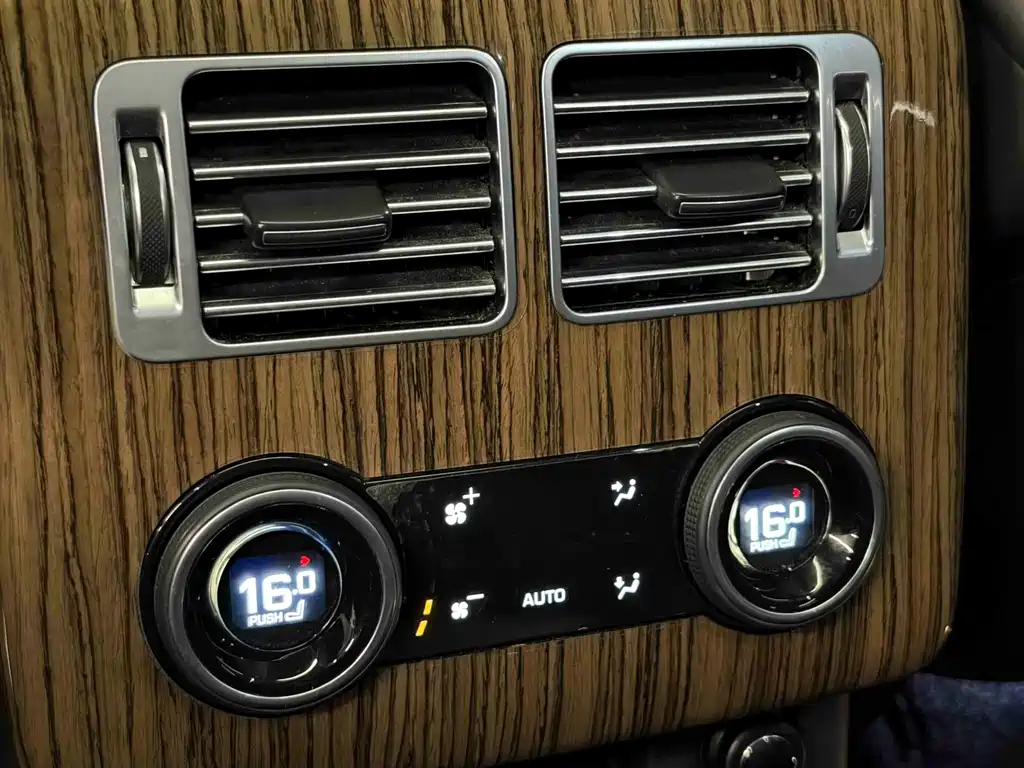 Land Rover Range Rover — миниатюра 14