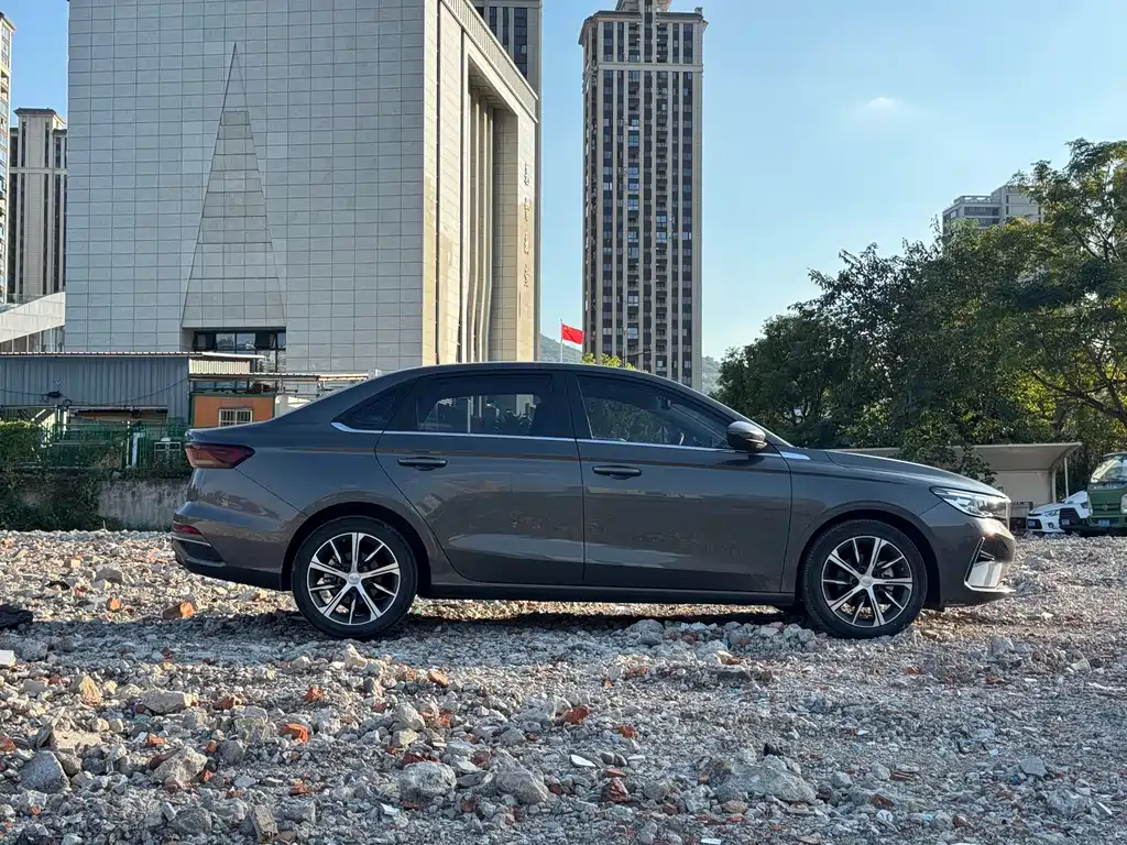 Geely Emgrand — миниатюра 8