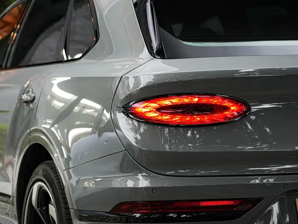 Bentley Bentayga — миниатюра 3