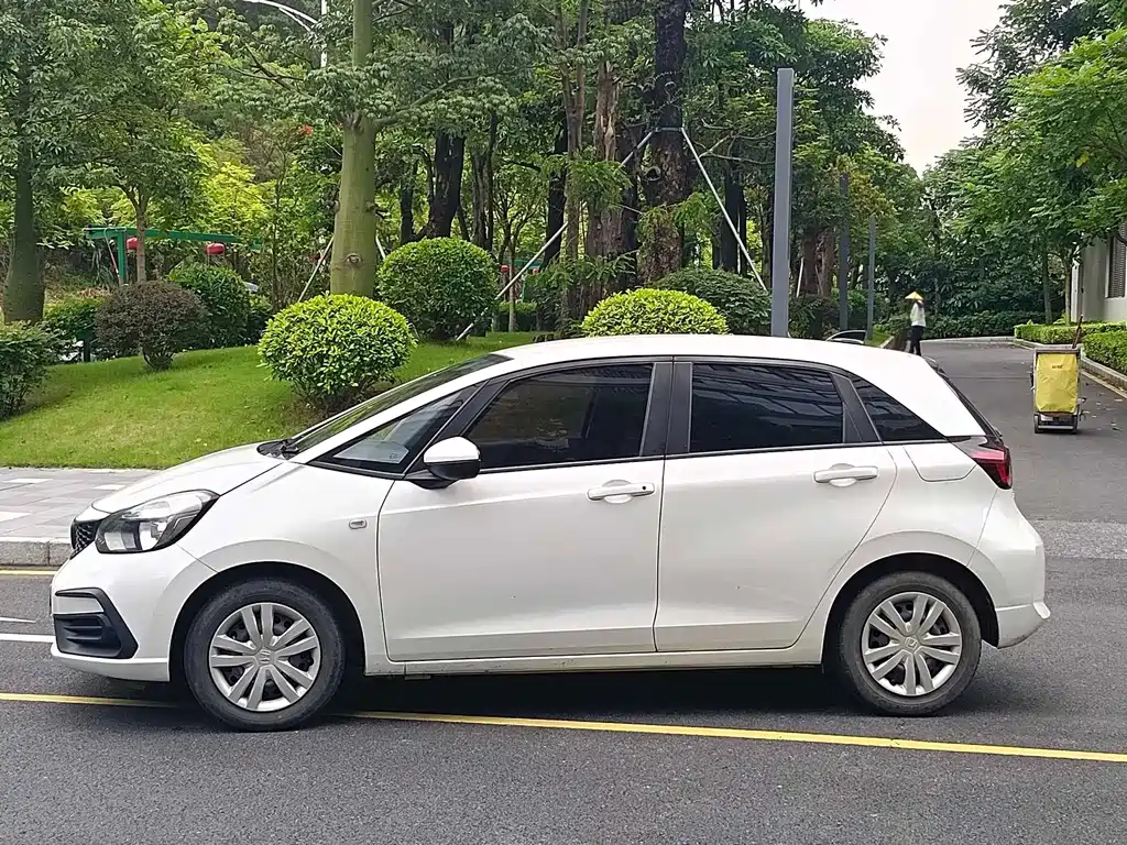 Honda Fit — миниатюра 6