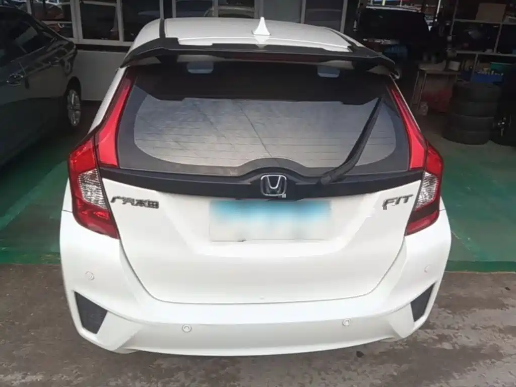 Honda Fit — миниатюра 6