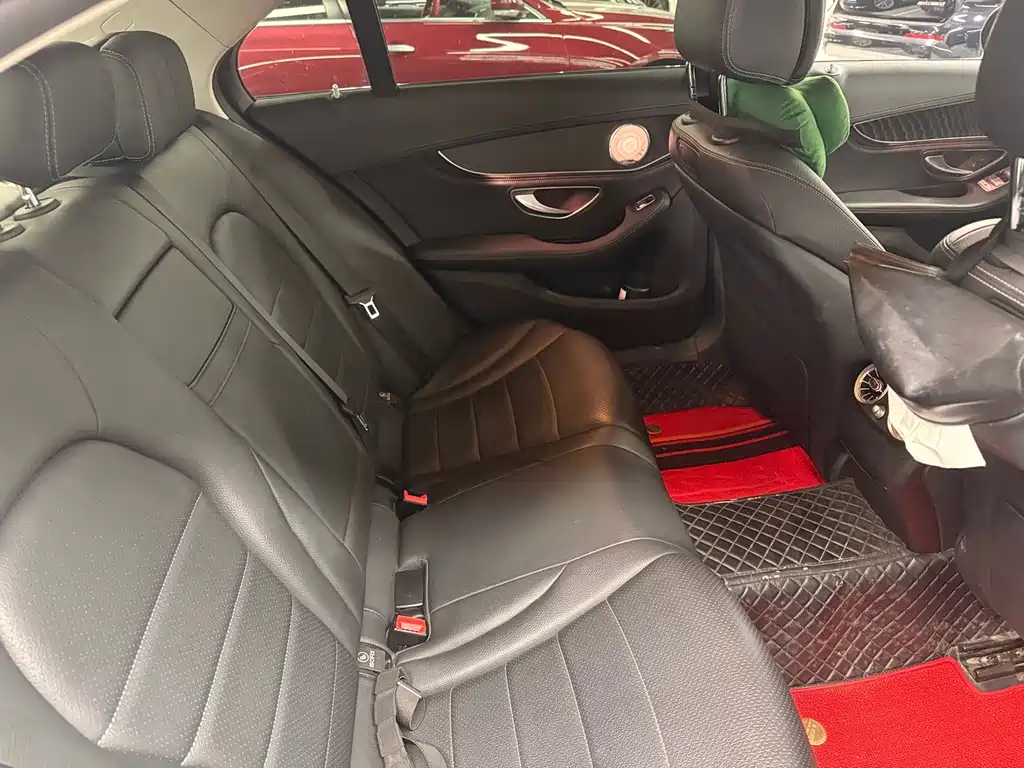 Mercedes-Benz C-Class — миниатюра 6