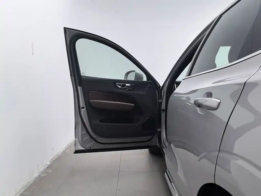Volvo XC60 — миниатюра 8