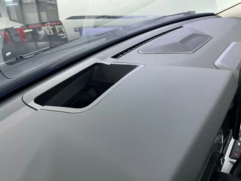 Tank Tank 400 New Energy — миниатюра 12