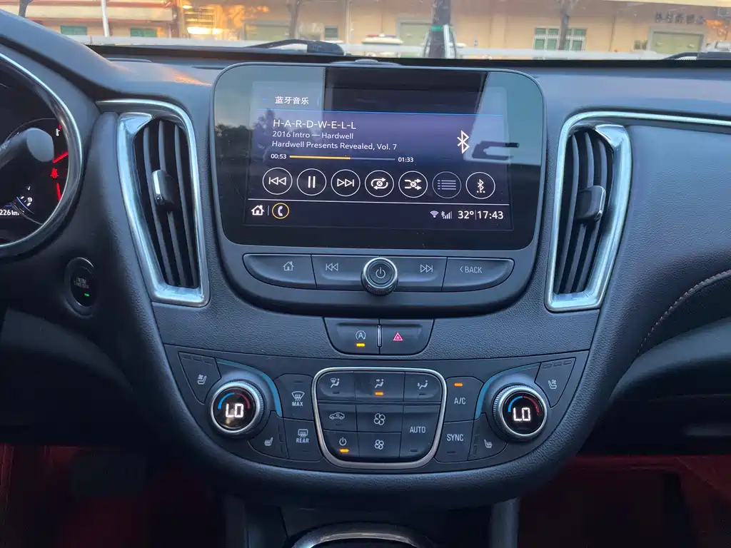 Chevrolet Malibu XL — миниатюра 15