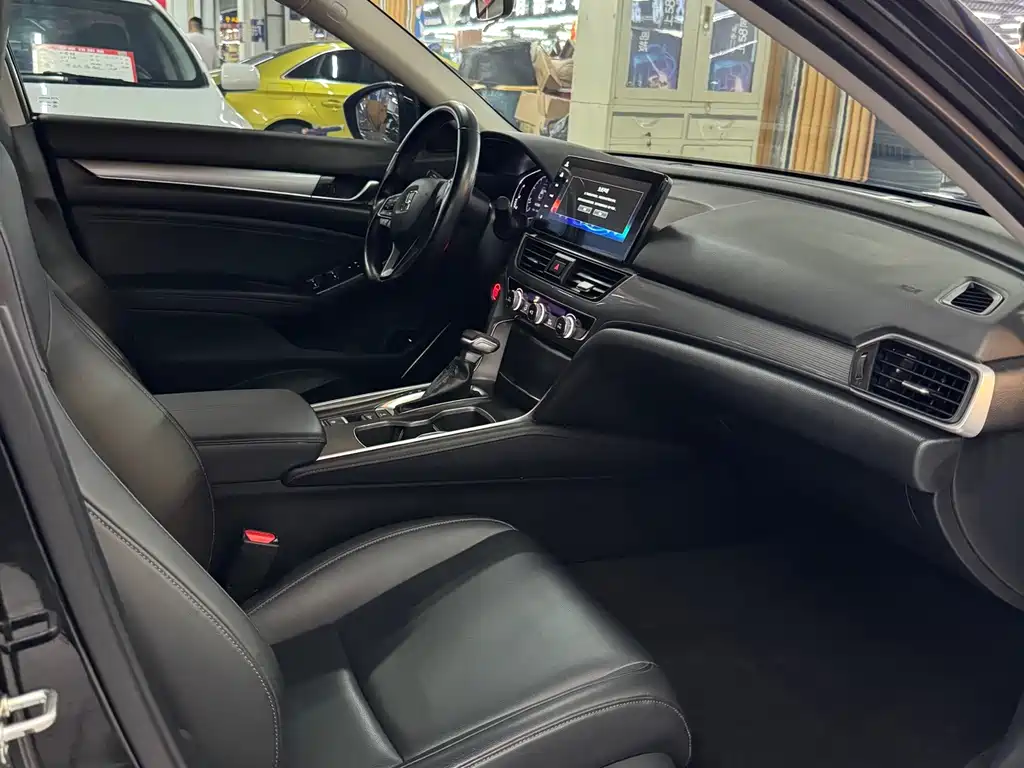 Honda Accord — миниатюра 12