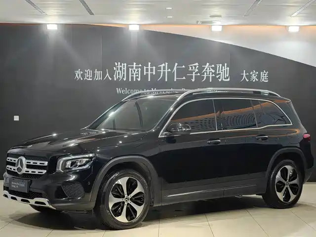 MERCEDES-BENZ GLB