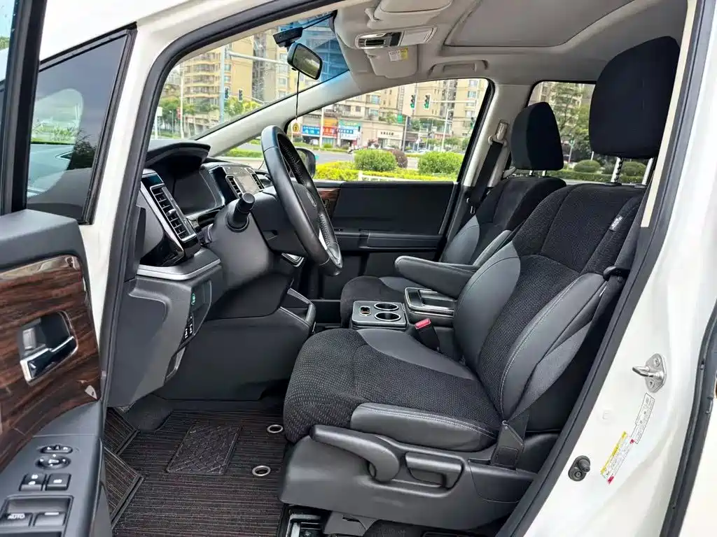 Honda Elysion — миниатюра 4