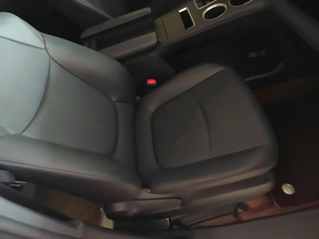 Toyota Granvia — миниатюра 25