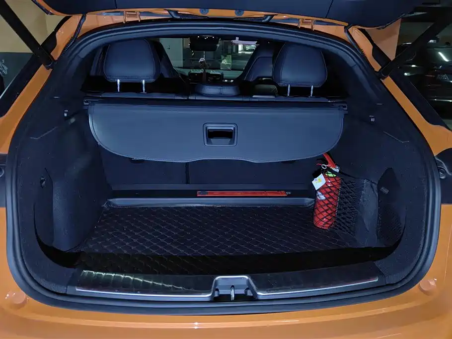 Lynk & Co 02 Hatchback 2021 2.0TD Halo