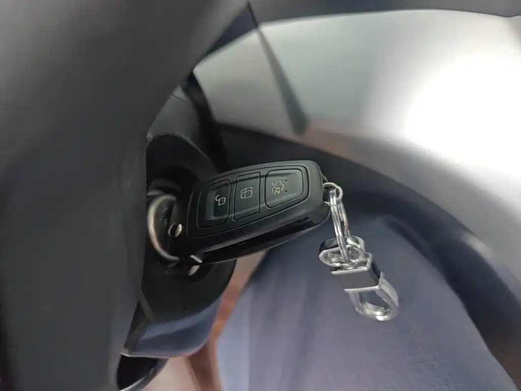 Ford Kuga — миниатюра 9