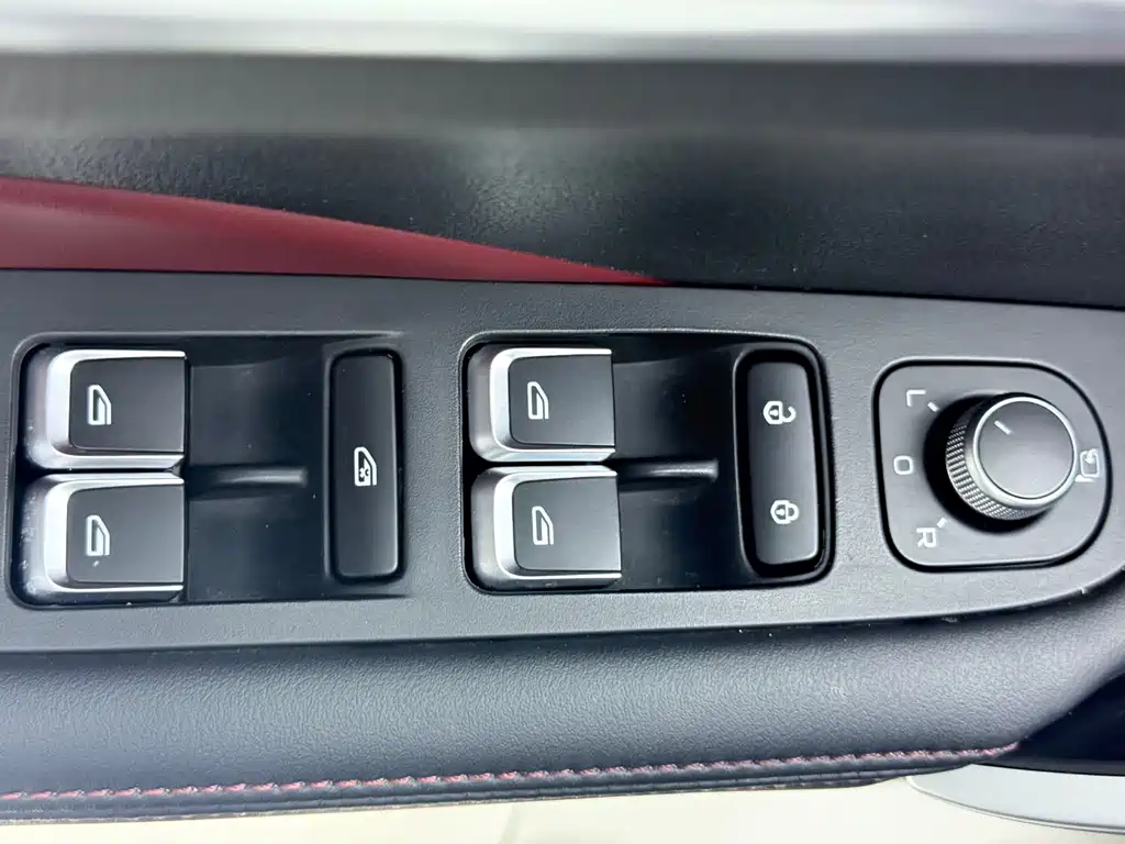 Geely Binyue — миниатюра 14