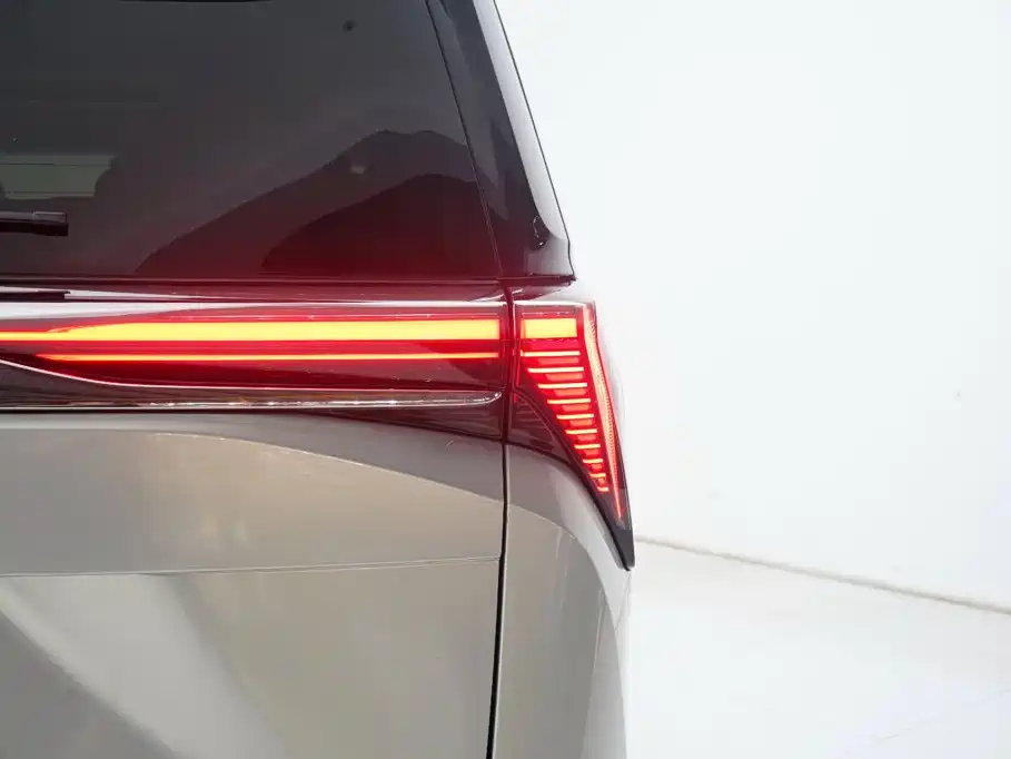 Buick GL8 Hybrid — миниатюра 14