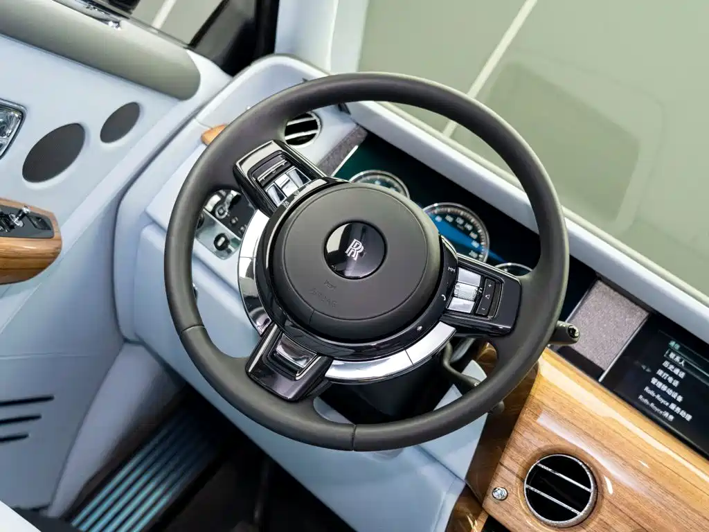 Rolls-Royce Phantom — миниатюра 27