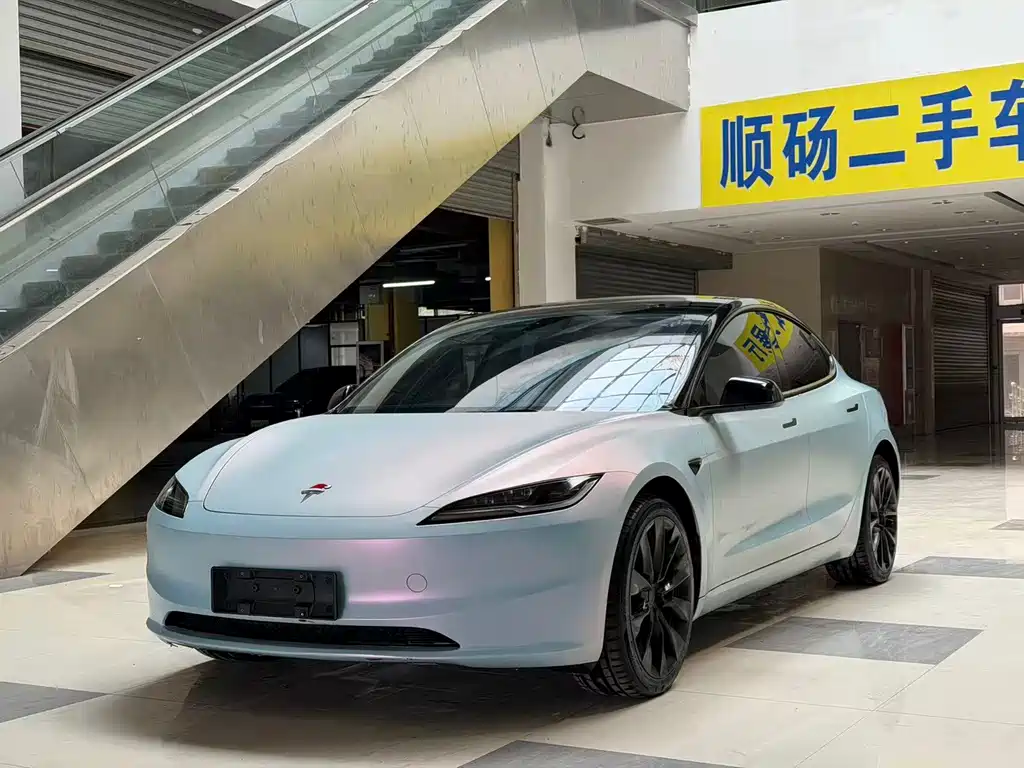 Tesla Model 3 2025