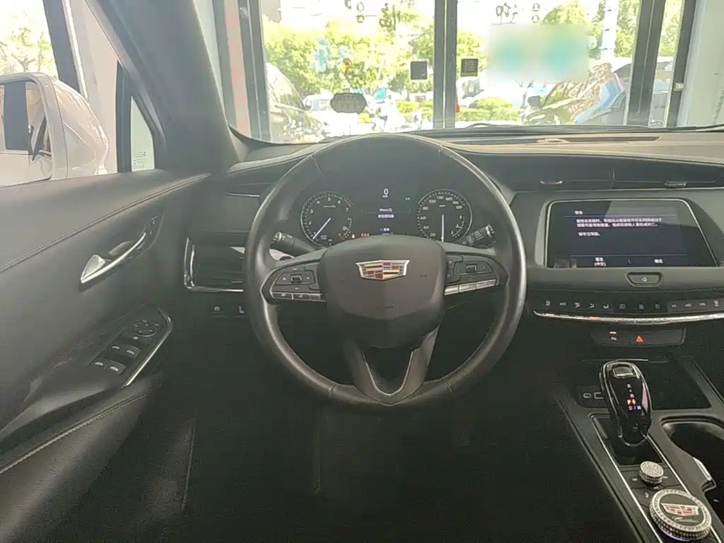 Cadillac XT4 — миниатюра 11