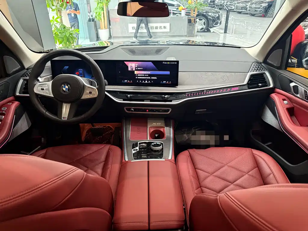 BMW X5 2023 xDrive 30Li Premium M Sport