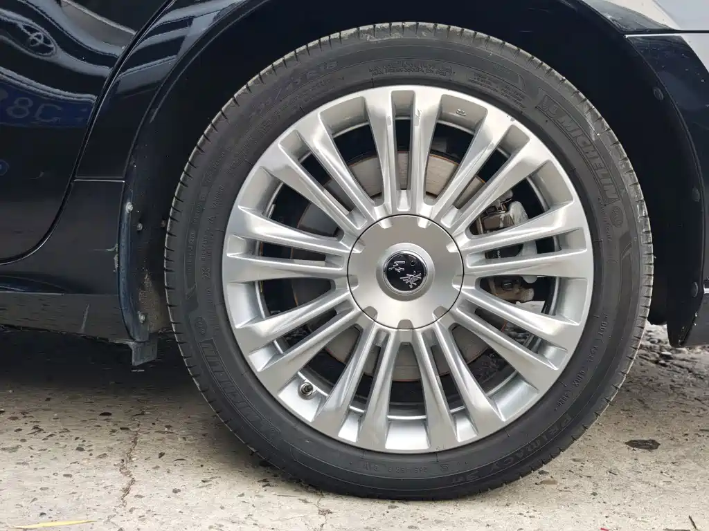 Hongqi Hongqi H7 — миниатюра 26