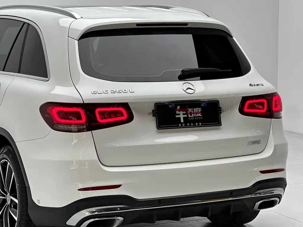 MERCEDES-BENZ GLC