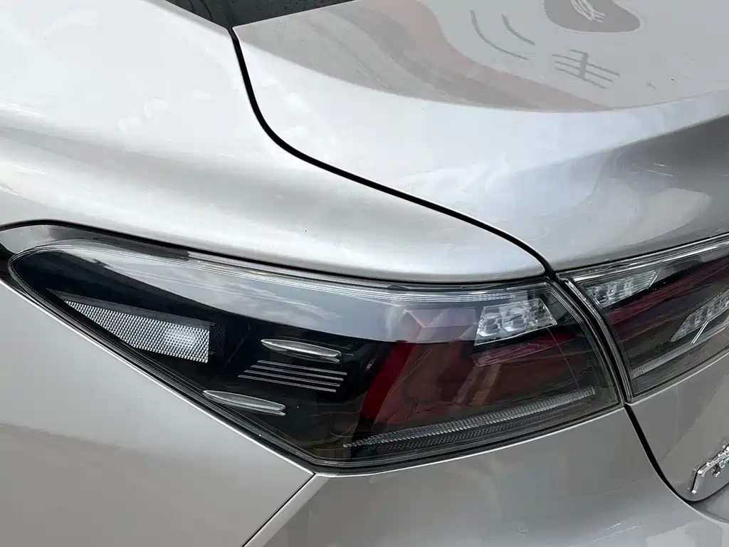 Toyota Camry — миниатюра 14