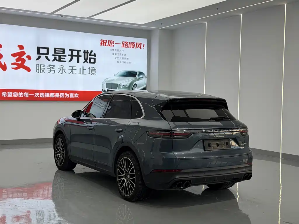 Porsche Cayenne Hybrid — миниатюра 15
