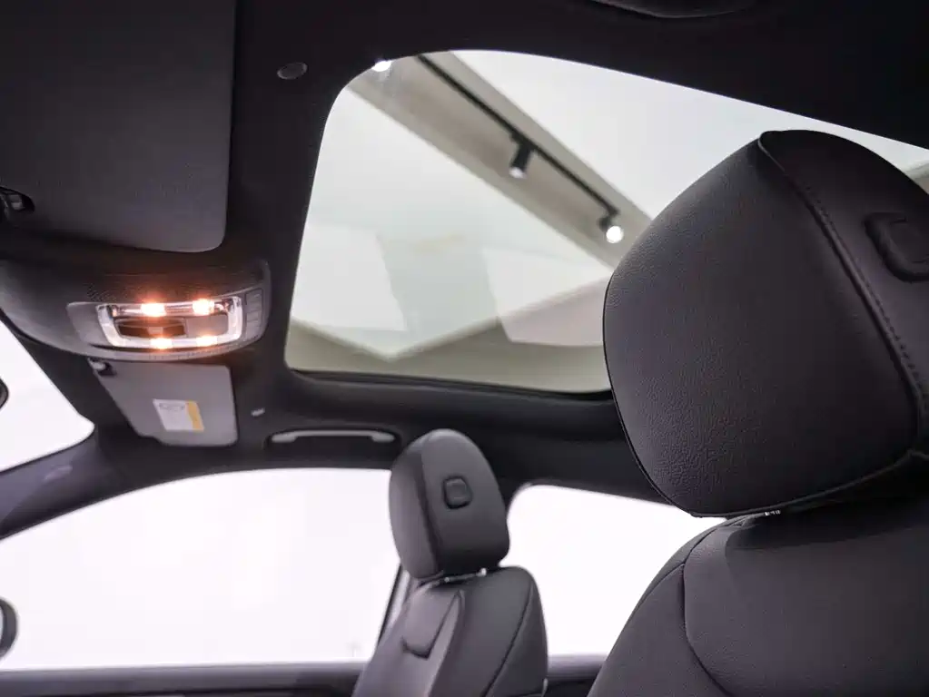 Mercedes-Benz GLA — миниатюра 9
