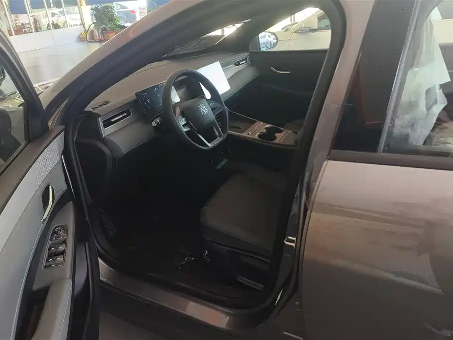 BYD Qin Plus PLUS 2025 DM-i Smart Drive 128KM