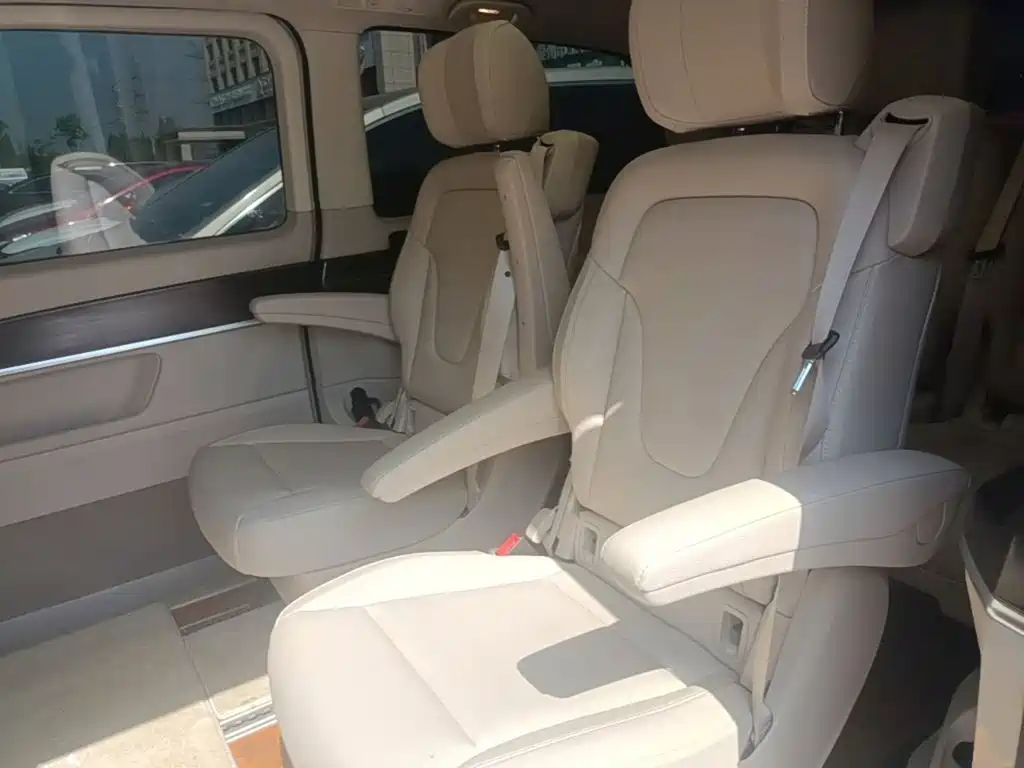 Mercedes-Benz V-Class — миниатюра 13