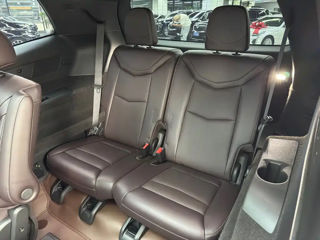 Cadillac XT6 — миниатюра 7