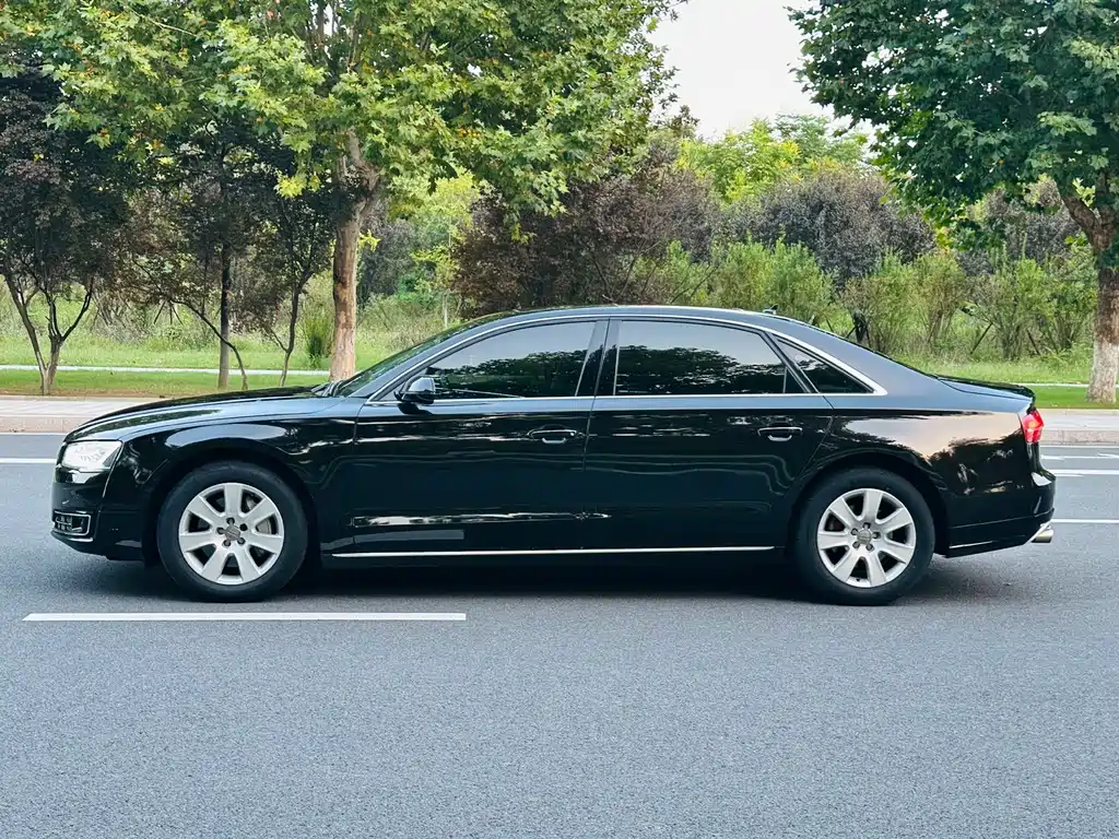 Audi A8 — миниатюра 7