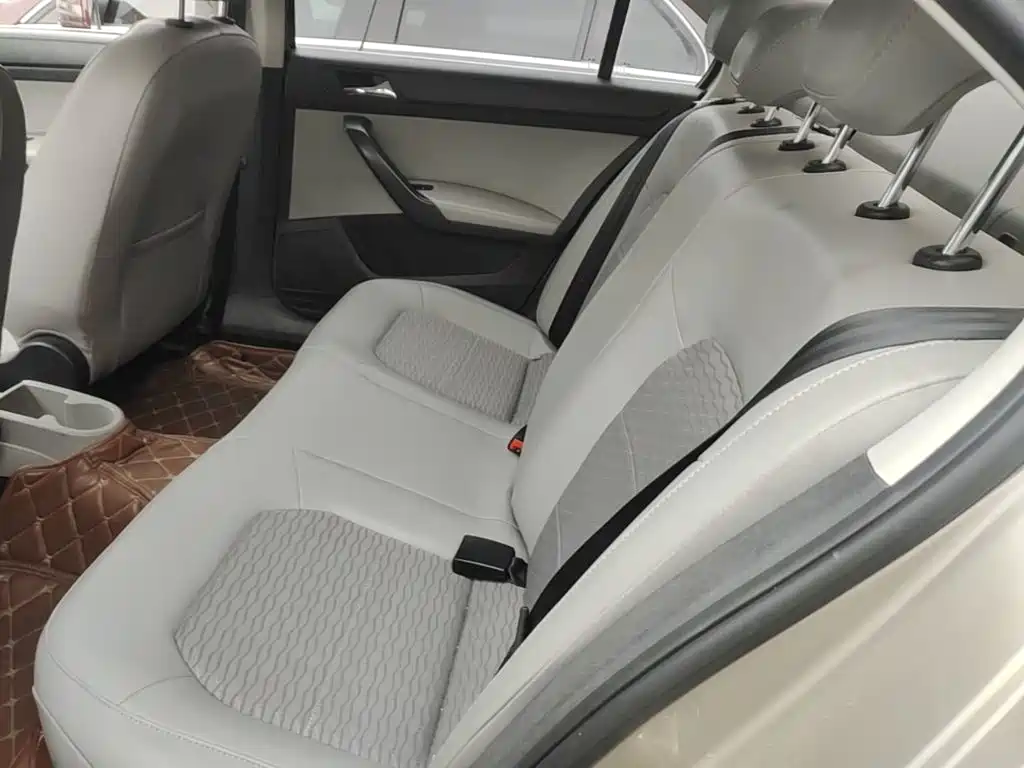 Skoda Rapid — миниатюра 17