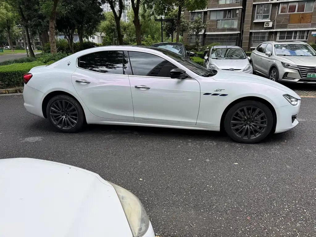 Maserati Ghibli — миниатюра 4