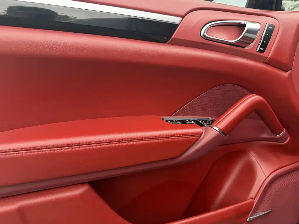Porsche Cayenne — миниатюра 15